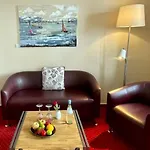 מלון Strandhotel 4*