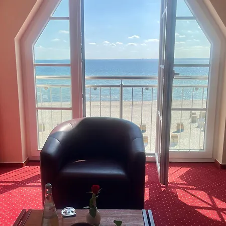 ホテル Strandhotel 4*