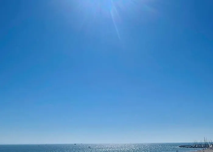 Strandhotel Szálloda